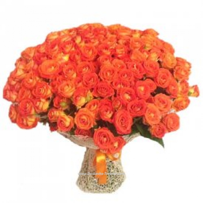 Оранжевый букет из 51 кустовой розы "Артемида"
